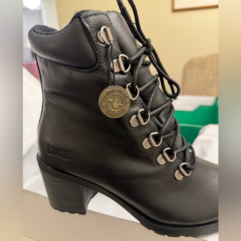 BNWB - Cougar combat boots - sz 6 - $125